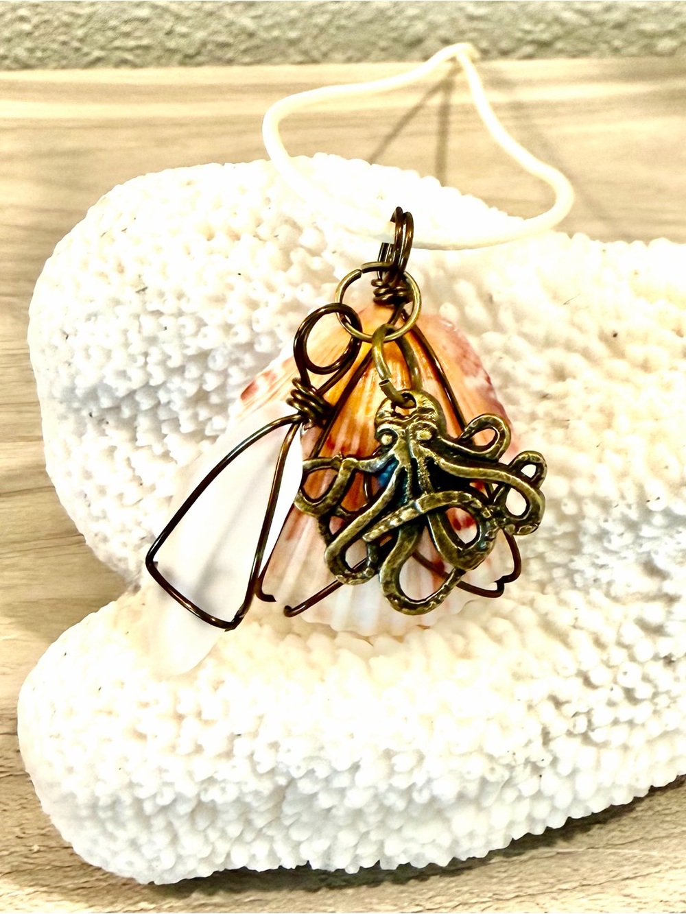 95. Fall Vibes!🍂🍁🍃 Octopus Shell Pendant Necklace with frosted sea glass